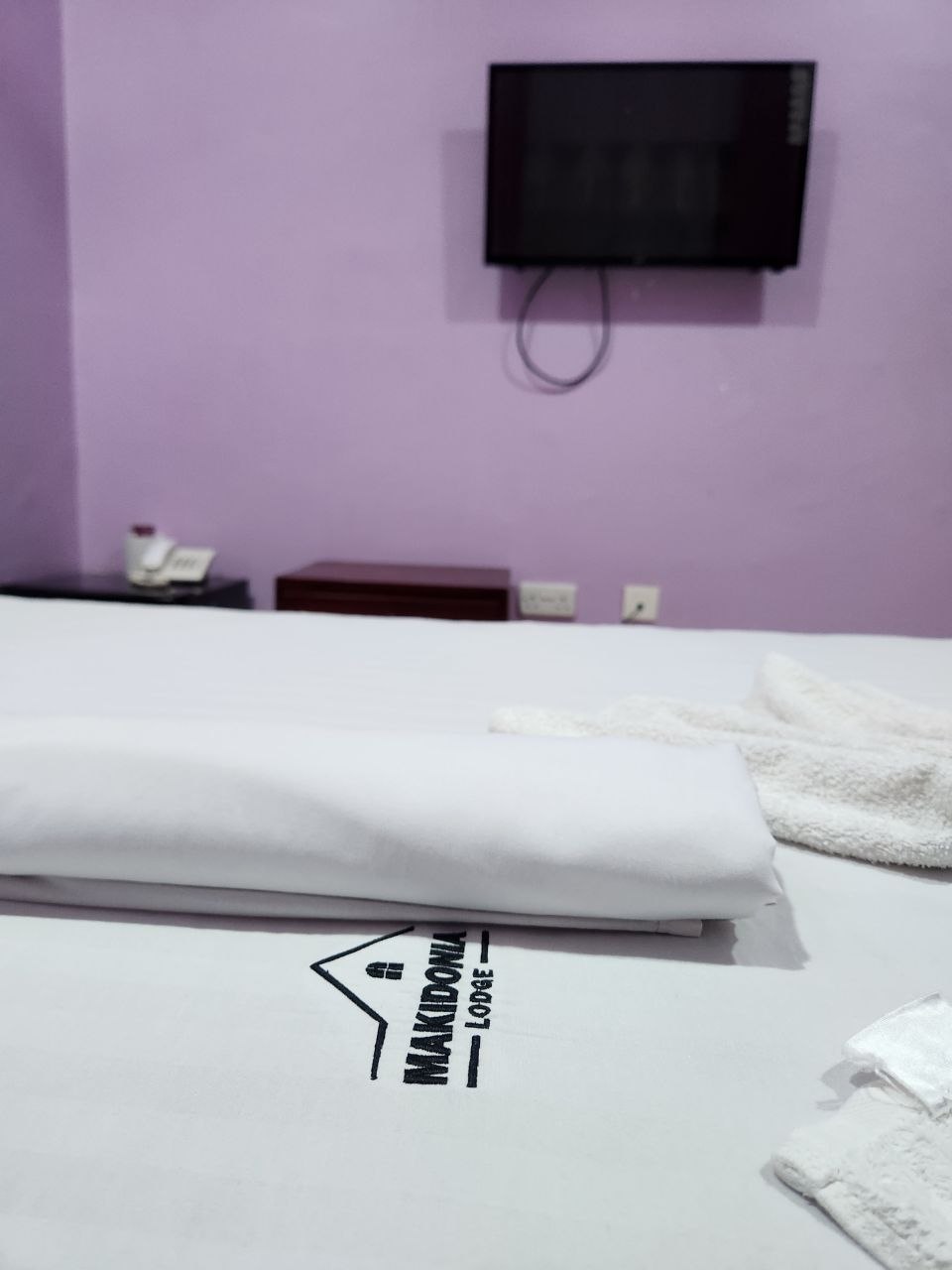 Makidonia Lodge branded bed linen